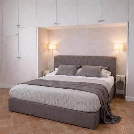 Luxury In Via Dei Cartari Spacious, Elegant, * روما